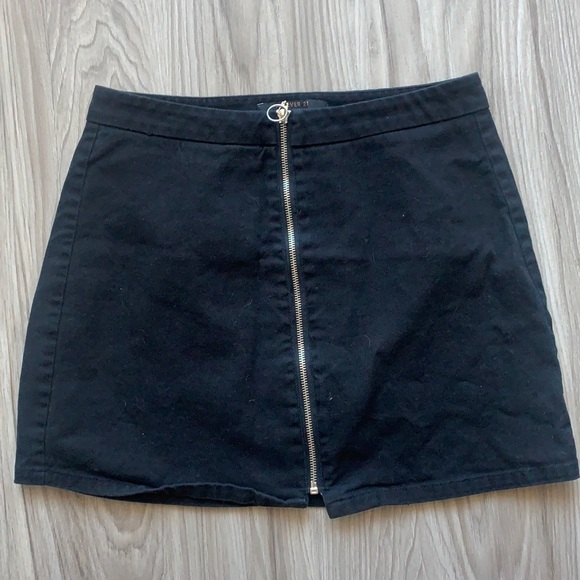 Black Forever 21 Contemporary Mini Skirt Medium - Picture 1 of 2